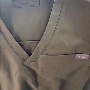 Figs Halle Moss Green Scrub Top limited edition